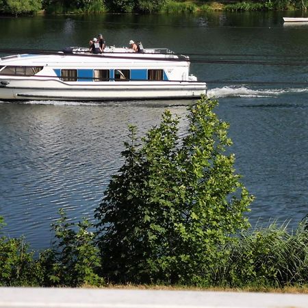 La Rive Du Doubs - 2 Chambres - 5 Pers - 56, Chemin Du Canal Du Rhone Au Rhin Dole Exterior photo