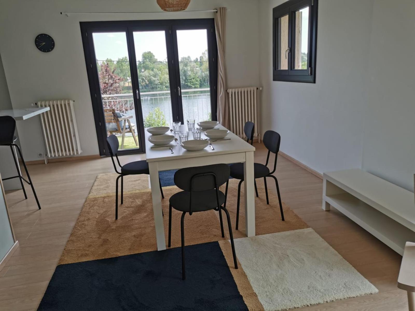 La Rive Du Doubs - 2 Chambres - 5 Pers - 56, Chemin Du Canal Du Rhone Au Rhin Dole Exterior photo